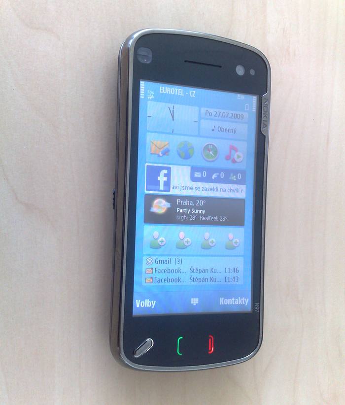 Nokia N97 - recenze